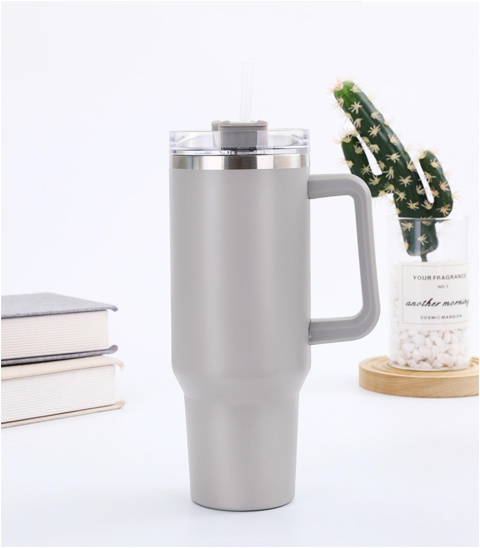 MagiCook KUBEK TERMICZNY 1200 ML ZE SŁOMKĄ STYLE USA Jasna Szarość MagiCook KUBEK TERMICZNY 1200 ML ZE SŁOMKĄ STYLE USA Jasna Szarość