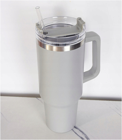 MagiCook KUBEK TERMICZNY 1200 ML ZE SŁOMKĄ STYLE USA Jasna Szarość MagiCook KUBEK TERMICZNY 1200 ML ZE SŁOMKĄ STYLE USA Jasna Szarość