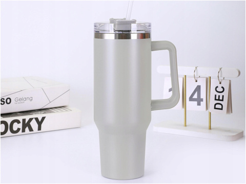 MagiCook KUBEK TERMICZNY 1200 ML ZE SŁOMKĄ STYLE USA Jasna Szarość MagiCook KUBEK TERMICZNY 1200 ML ZE SŁOMKĄ STYLE USA Jasna Szarość