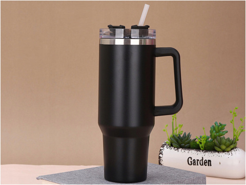 MagiCook KUBEK TERMICZNY Czarny 1200 ML ZE SŁOMKĄ STYLE USA Czerń MagiCook KUBEK TERMICZNY Czarny 1200 ML ZE SŁOMKĄ STYLE USA Czerń